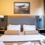 Orange & Hotel 2*