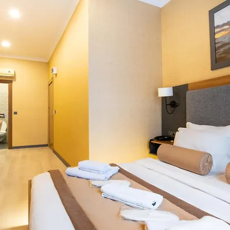 Orange & Hotel 2*