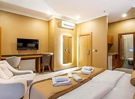 Orange & Hotel 2*