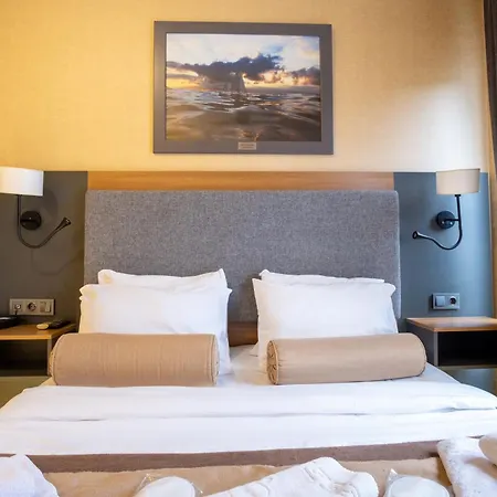 Orange & Hotel 2*